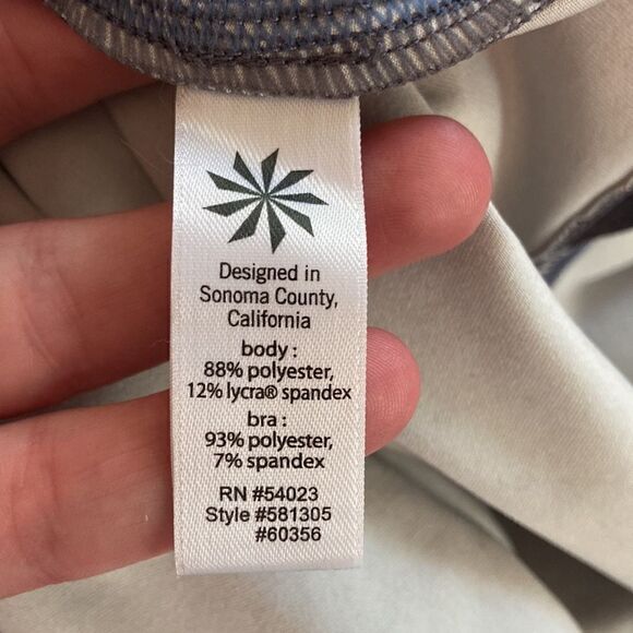 Athleta Gray & Black Medallion Print Harmonious Tank Top with Shelf Bra Sz S - Picture 8 of 9